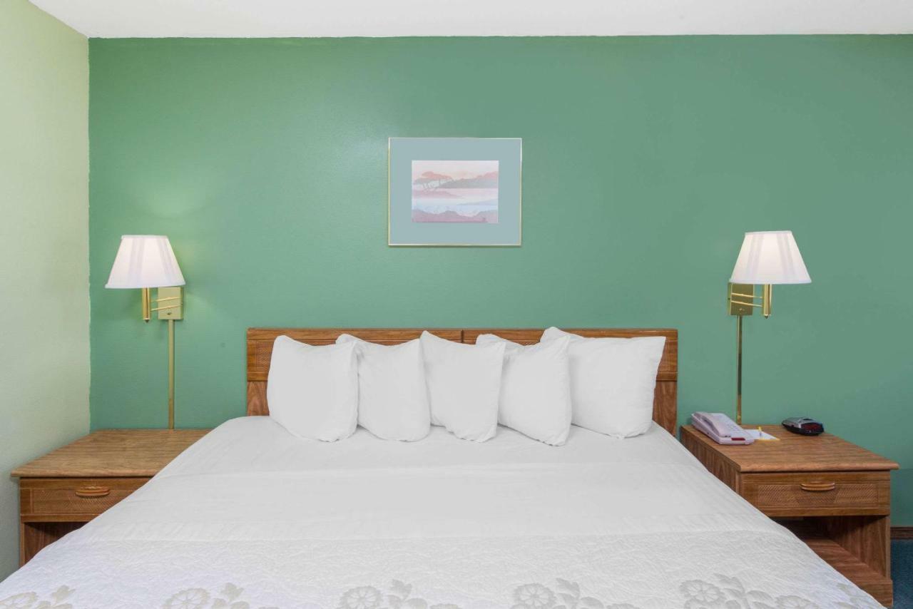 Days Inn By Wyndham Mountain Grove エクステリア 写真