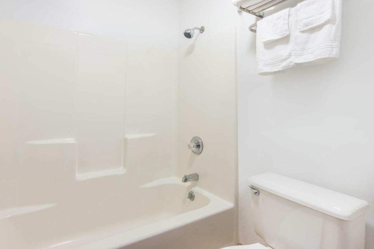 Days Inn By Wyndham Mountain Grove エクステリア 写真